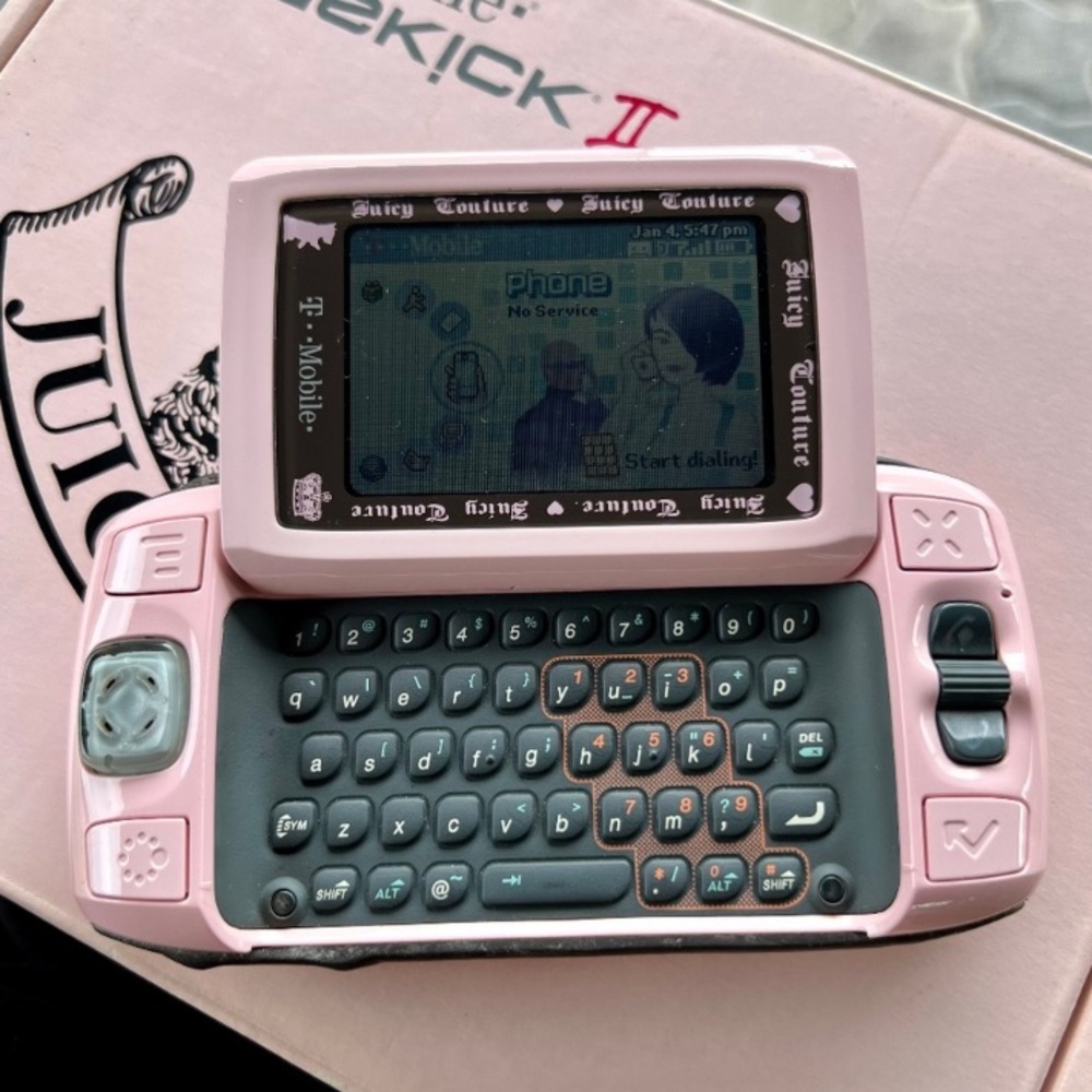 !! ISO!! juicy couture sidekick. !! DO NOT BUY!!